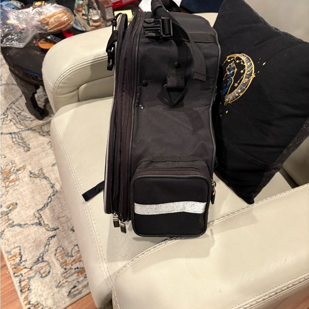 Ducati Performance Black semi rigid saddlebag. With connection bar. - Picture 5 of 10